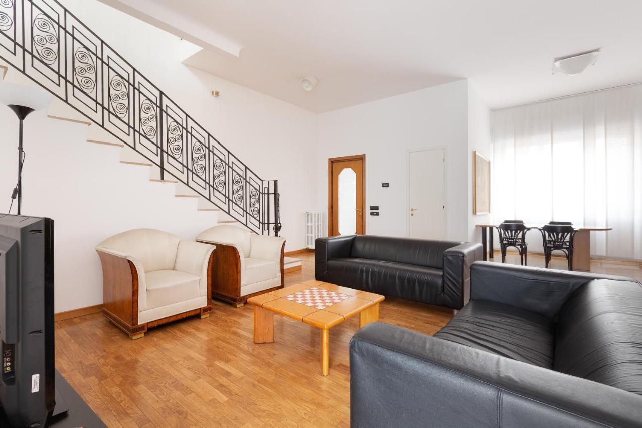 Ca' Stellini - Comoda Casa Indipendente Con Parcheggio Privato 米兰 外观 照片